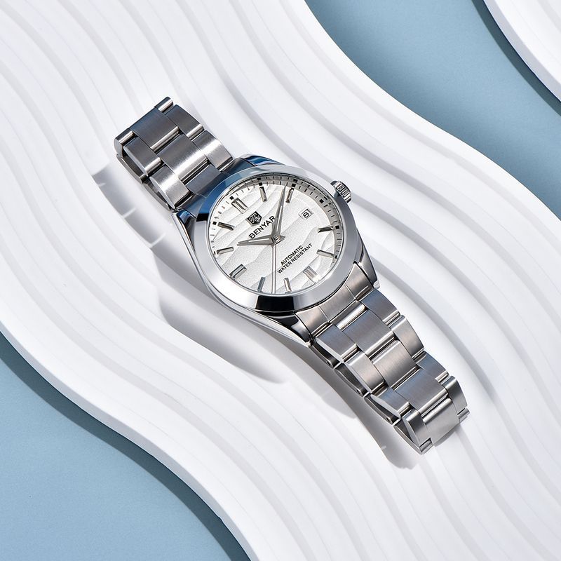 Eenvoudig mechanisch herenhorloge